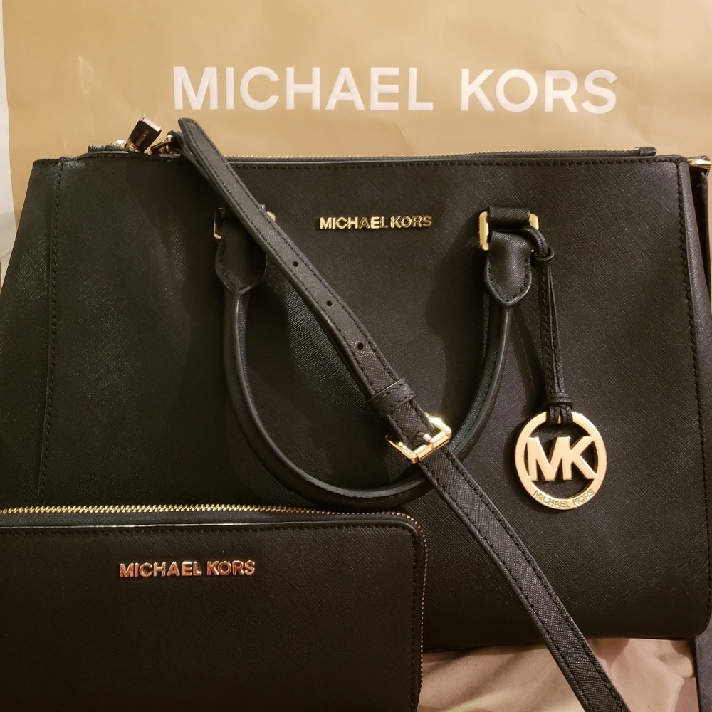 💥FRIDAY SALE💥 MK Sutton w/ matching Wallet!!